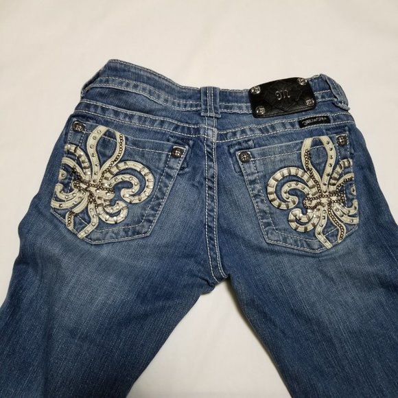 Miss Me Low Rise Capri Jeans Studded Fleur de Lis - Picture 2 of 7